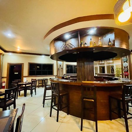 Drake Hotel Angeles City Exterior foto
