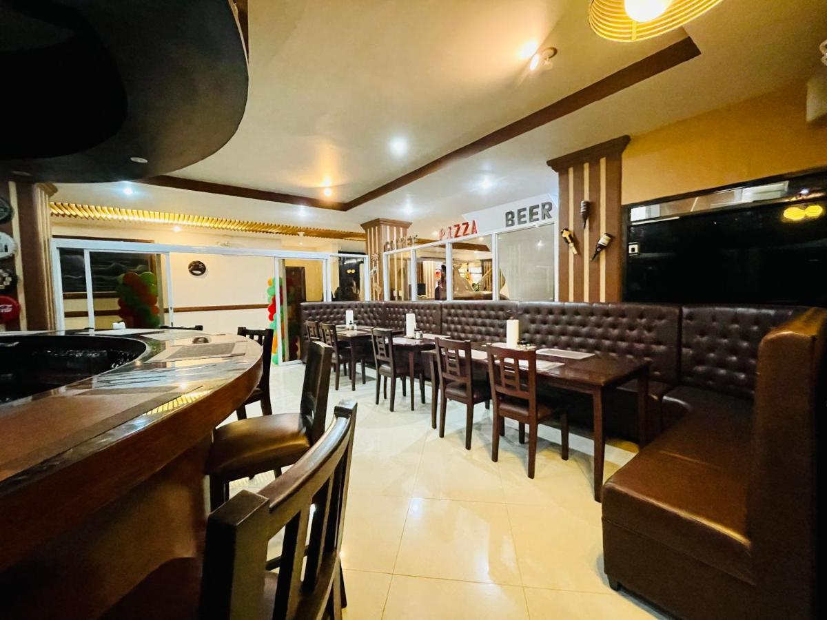 Drake Hotel Angeles City Exterior foto